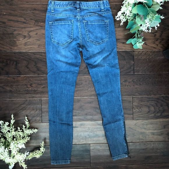 Free People High Waisted Skinny Jeans side zip hem - Picture 3 of 6